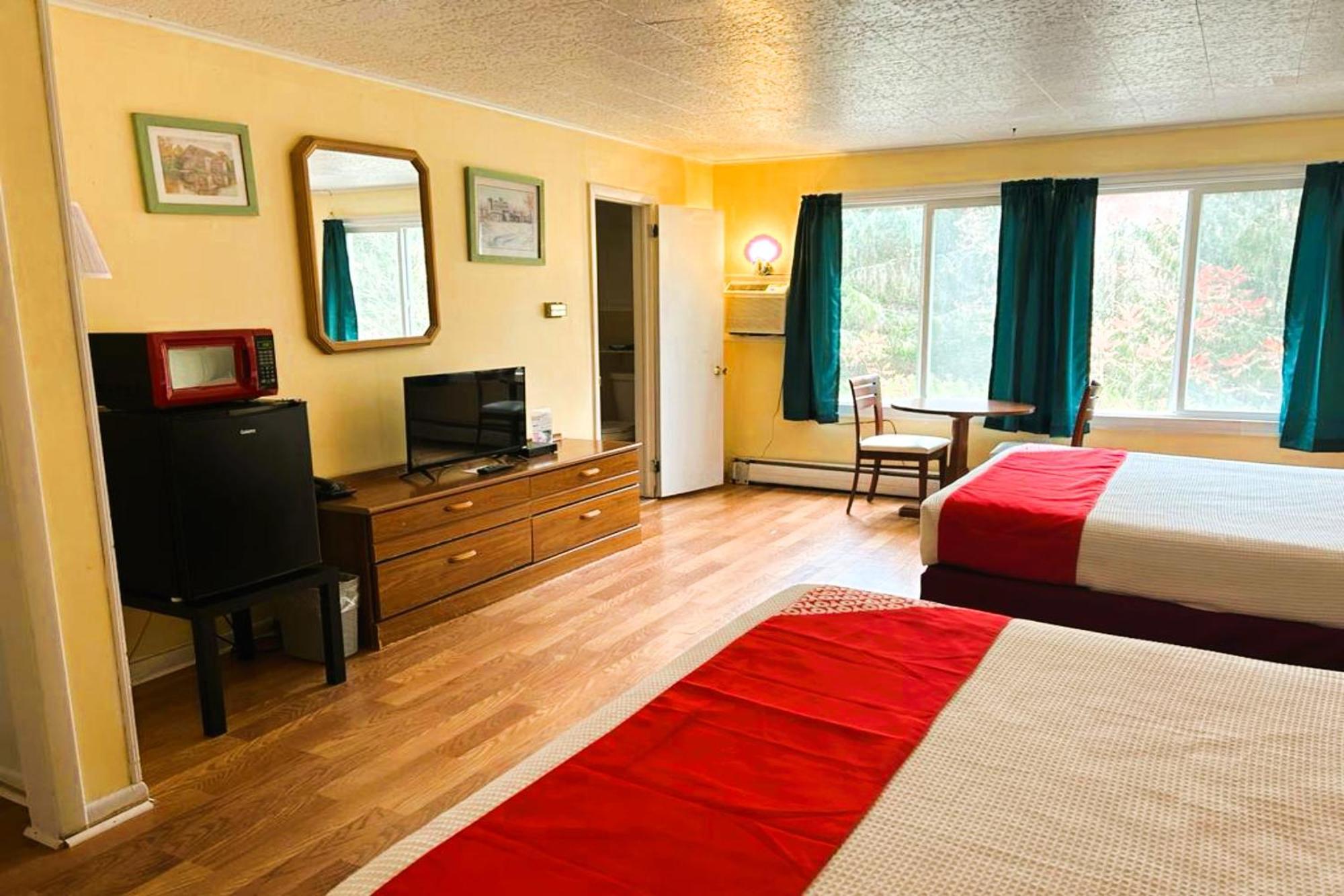Buena Vista Inn Motel Delhi Ngoại thất bức ảnh