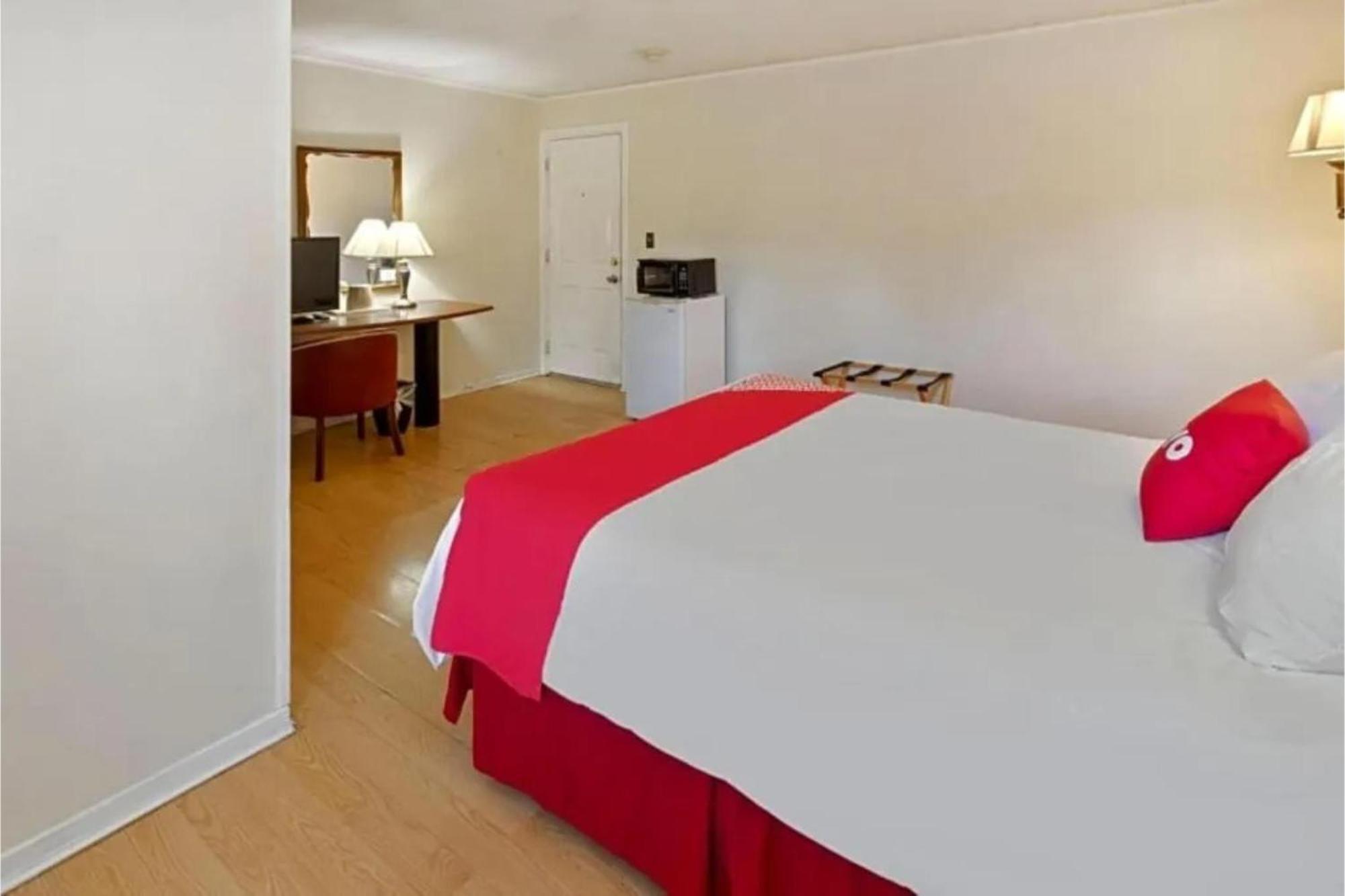 Buena Vista Inn Motel Delhi Ngoại thất bức ảnh