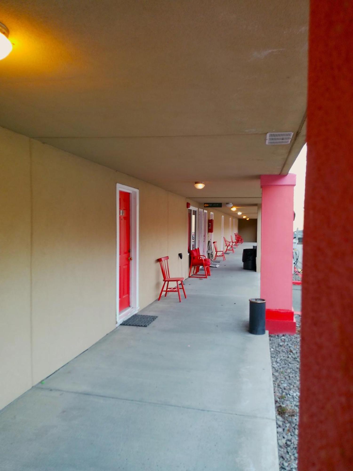 Buena Vista Inn Motel Delhi Ngoại thất bức ảnh