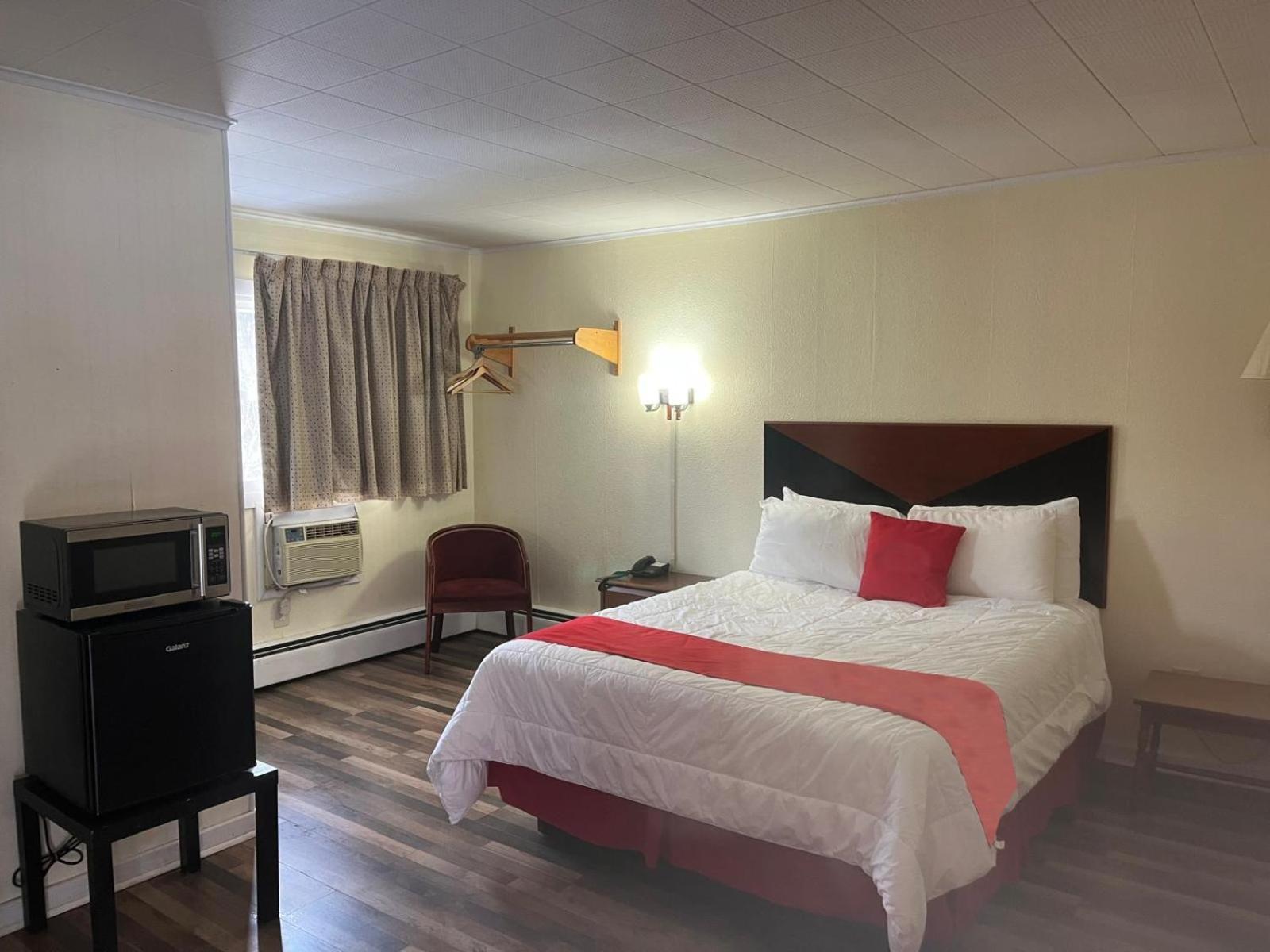Buena Vista Inn Motel Delhi Ngoại thất bức ảnh