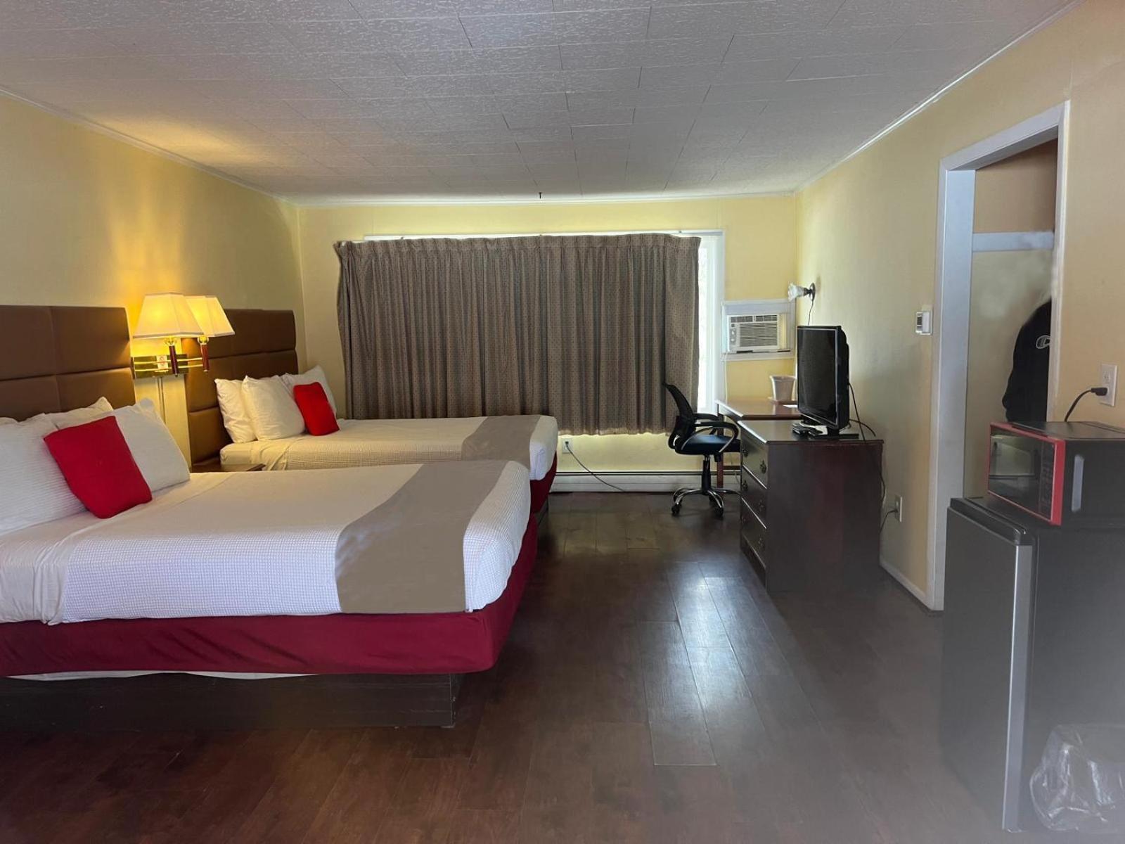 Buena Vista Inn Motel Delhi Ngoại thất bức ảnh