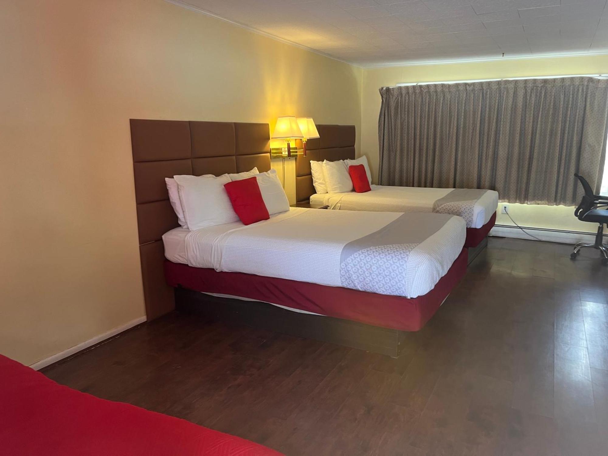 Buena Vista Inn Motel Delhi Ngoại thất bức ảnh